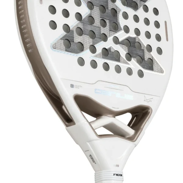 Pala Nox AT10 Genius 12K Alum Extrem Lite 2027 - Agustín Tapia