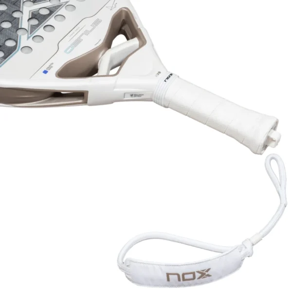 Pala Nox AT10 Genius 12K Alum Extrem Lite 2027 - Agustín Tapia